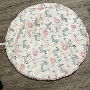 Round baby blanket